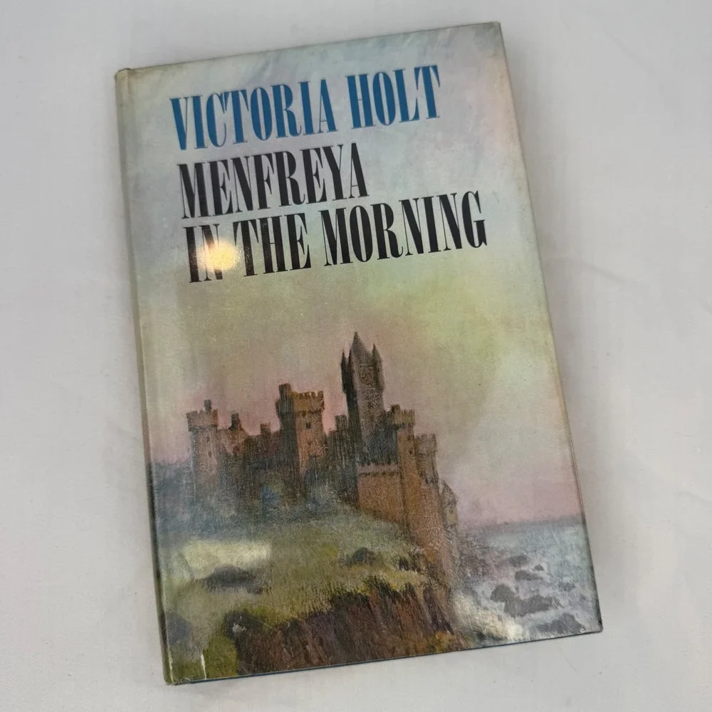 Victoria Holt Menfreya in the Morning Hardcover 1966 Doubleday Gothic Romance